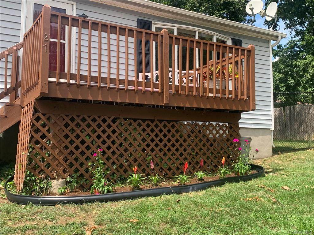 27 Hawthorne Avenue - Photo 1
