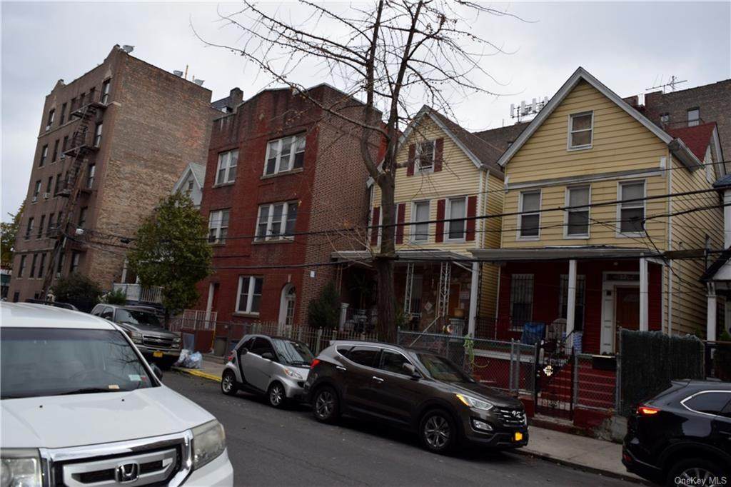 2704 Creston Avenue - Photo 1