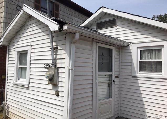79 Edgewater Park - Photo 1