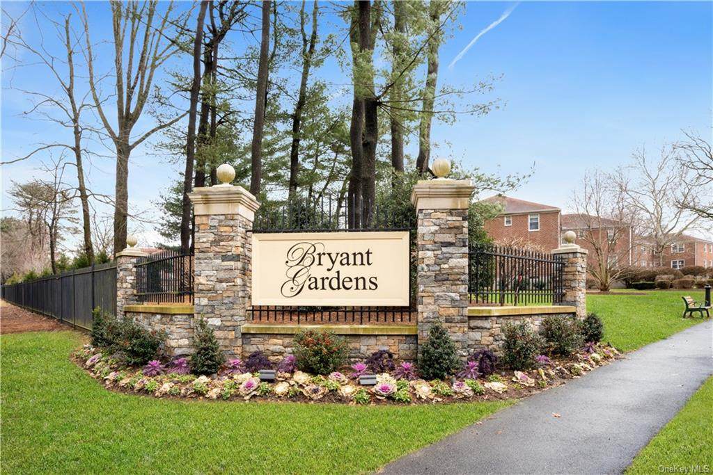 13 Bryant Crescent - Photo 1