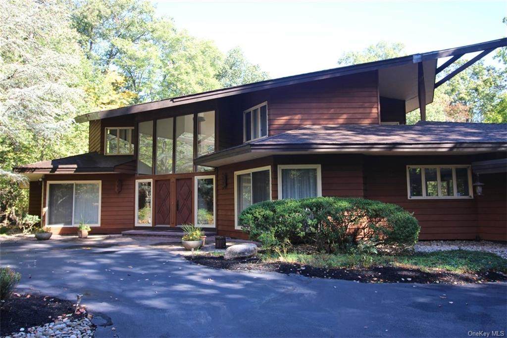 8 Rollingwood Drive - Photo 1