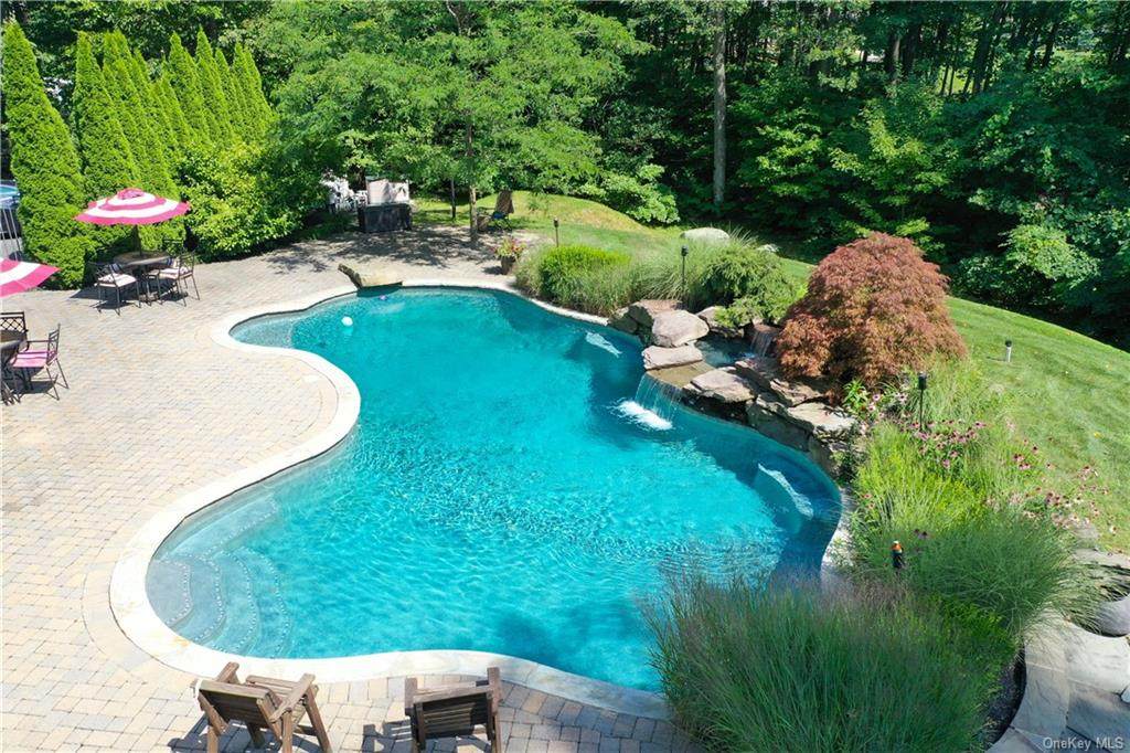 27 Sandyfields Lane - Photo 1