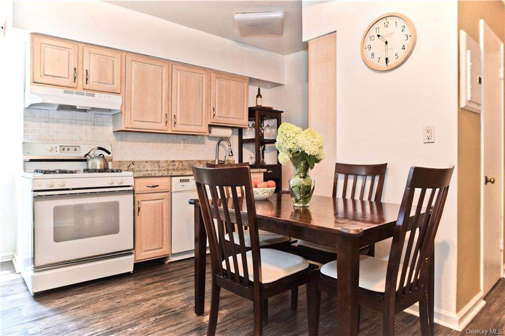 5 Bryant Crescent - Photo 1