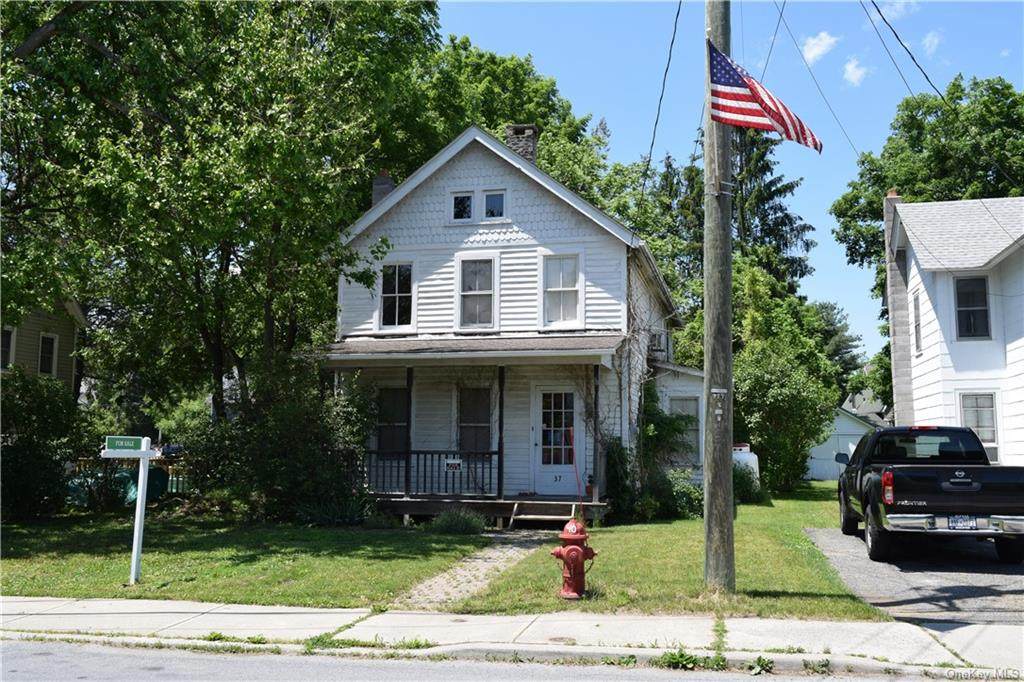 37 Railroad Avenue - Photo 1