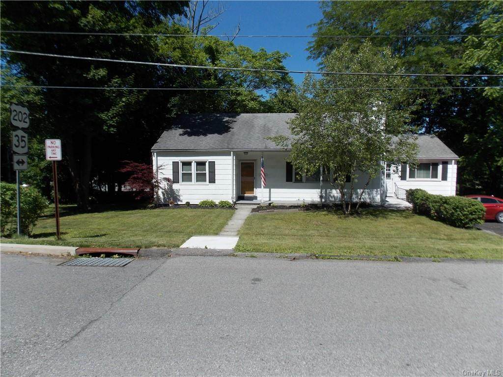 2 Ogden Avenue - Photo 1
