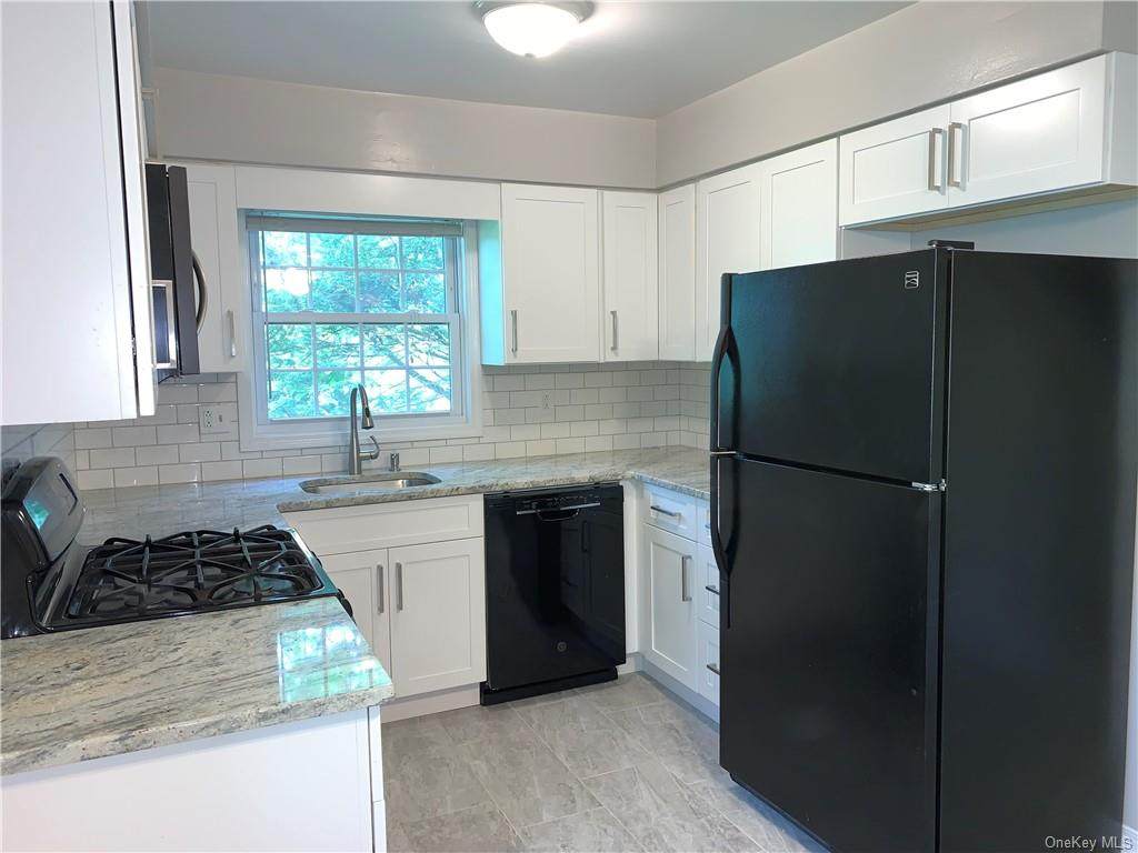 457 Clarkstown Road - Photo 1