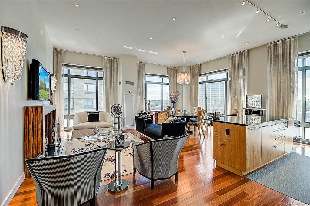 25 City Place - Photo 1