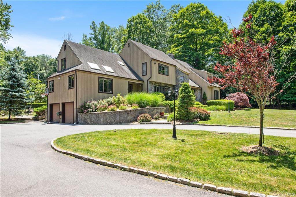 24 Schoolhouse Road - Photo 1