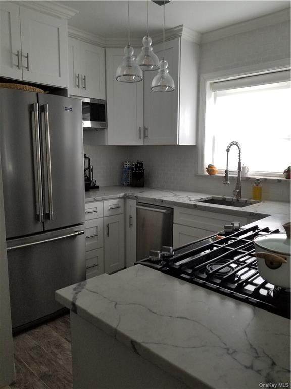 330 Broadway - Photo 1