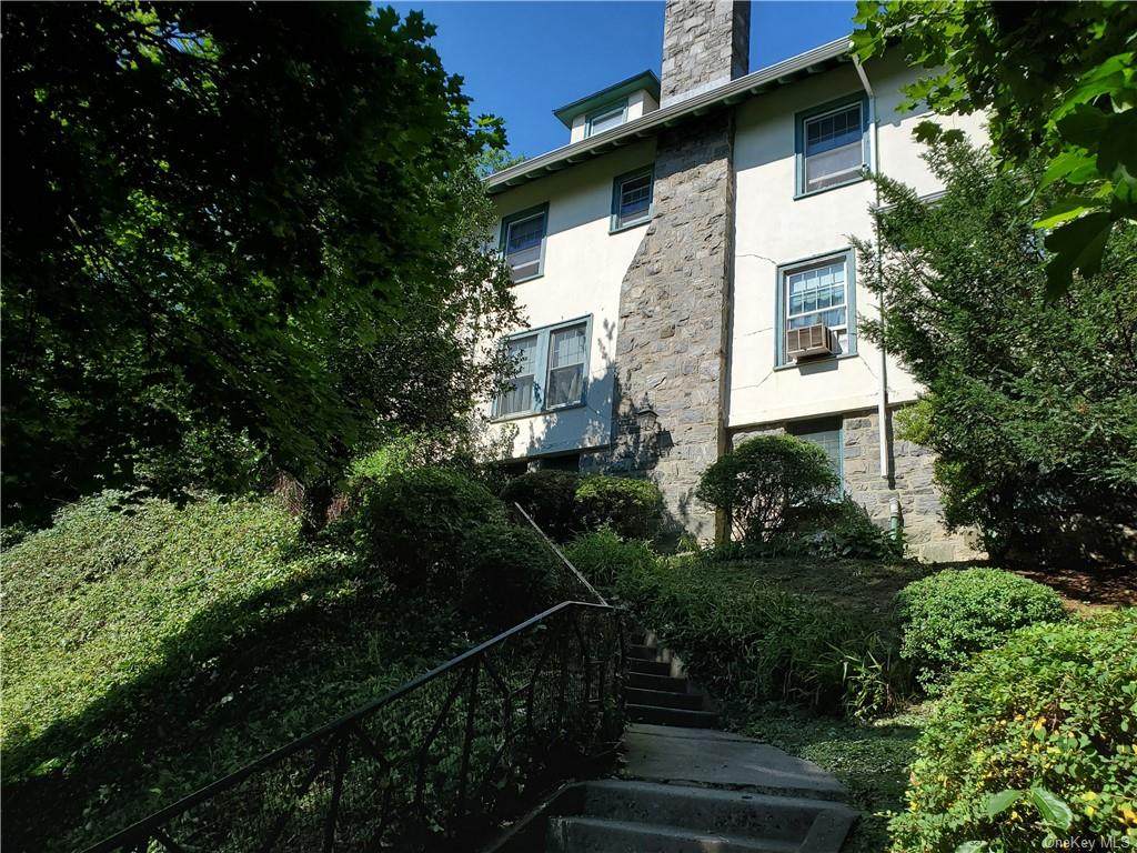 27 Berkeley Avenue - Photo 1