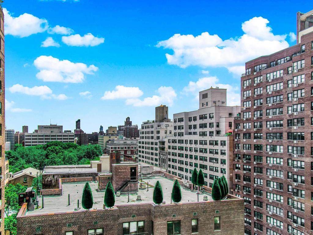 145 15 Street - Photo 1