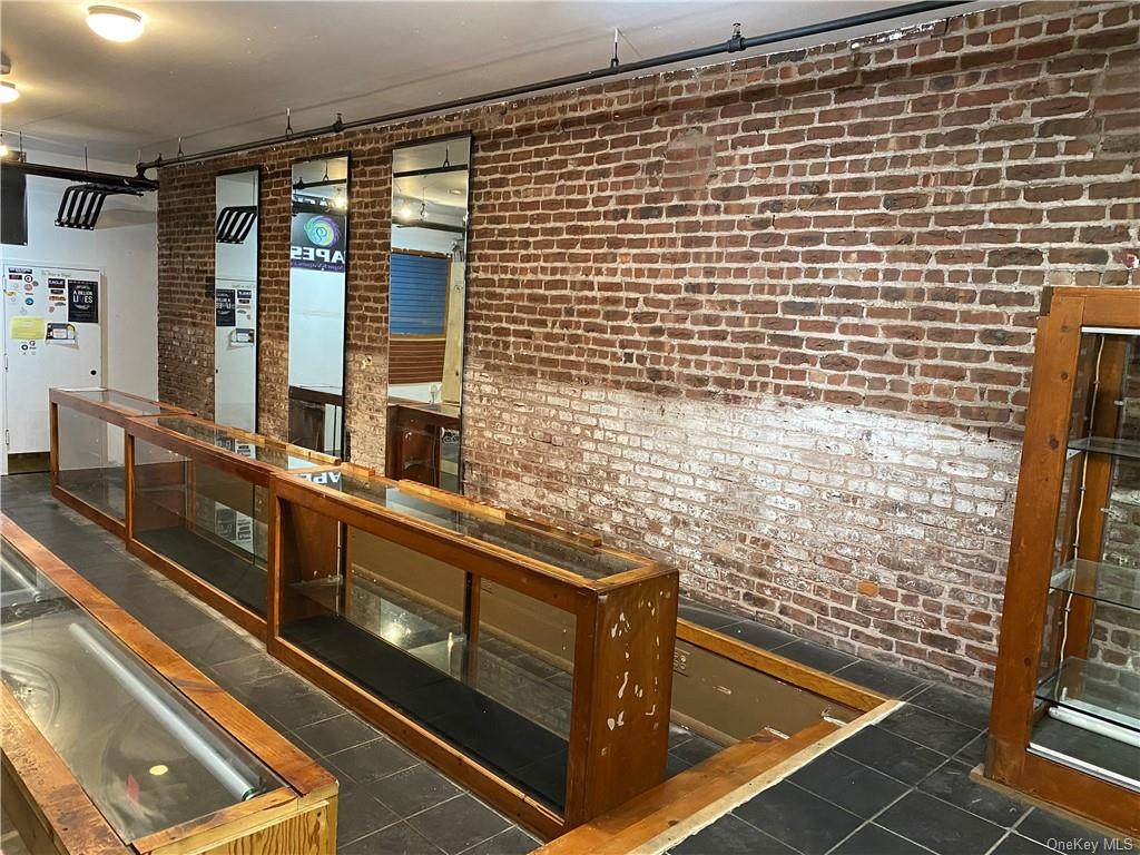 66 Broadway - Photo 1