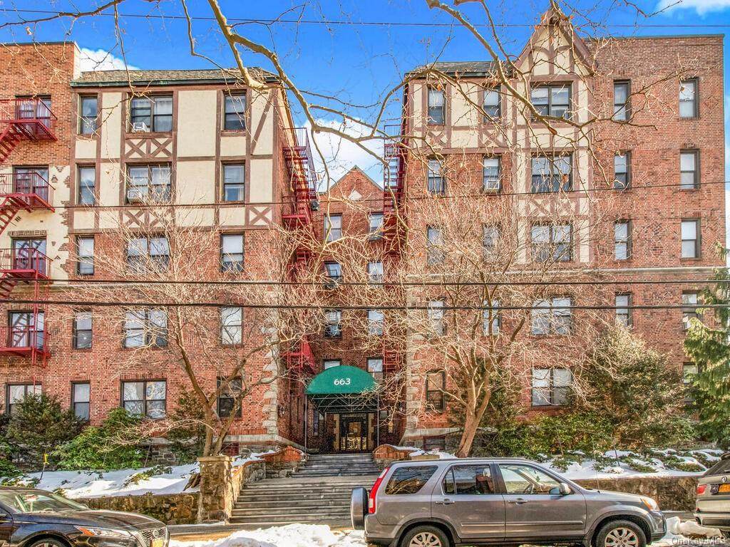 663 Locust Street - Photo 1