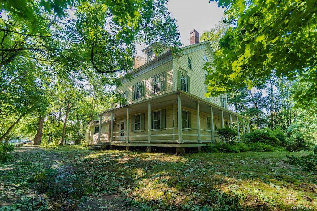 221 Kings Highway - Photo 1