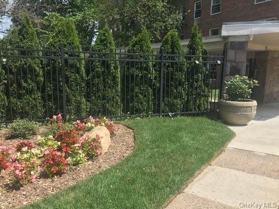 30 Cole Avenue - Photo 1
