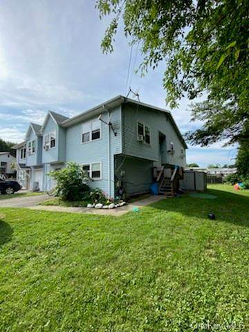 33 Singer Avenue - Photo 1