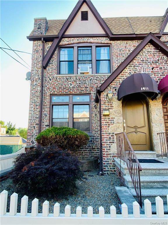 1411 Merry Avenue - Photo 1