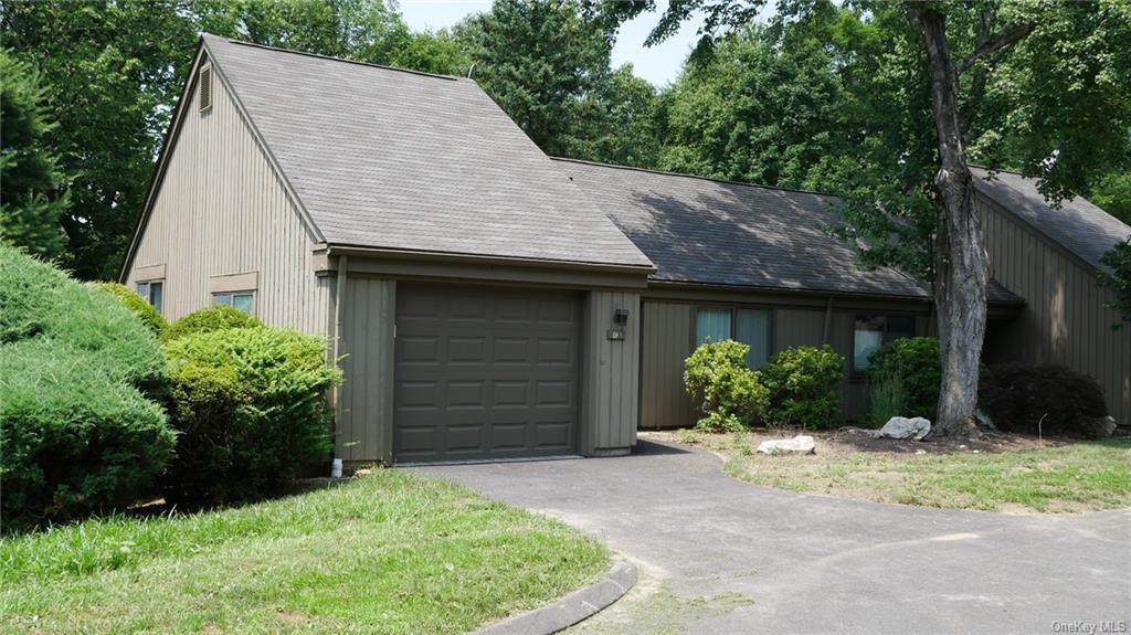 109 Heritage Hills - Photo 1