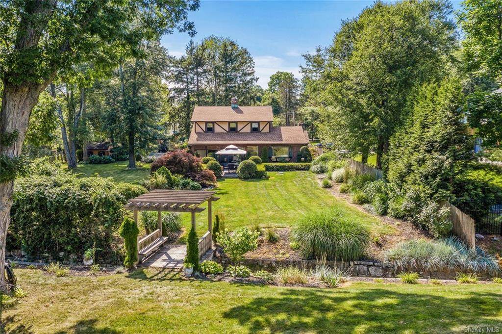 16 Lake Boulevard - Photo 1