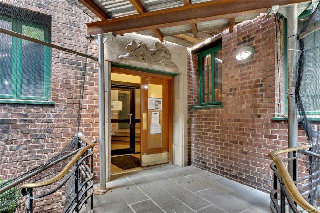 1515 Metropolitan Avenue - Photo 1