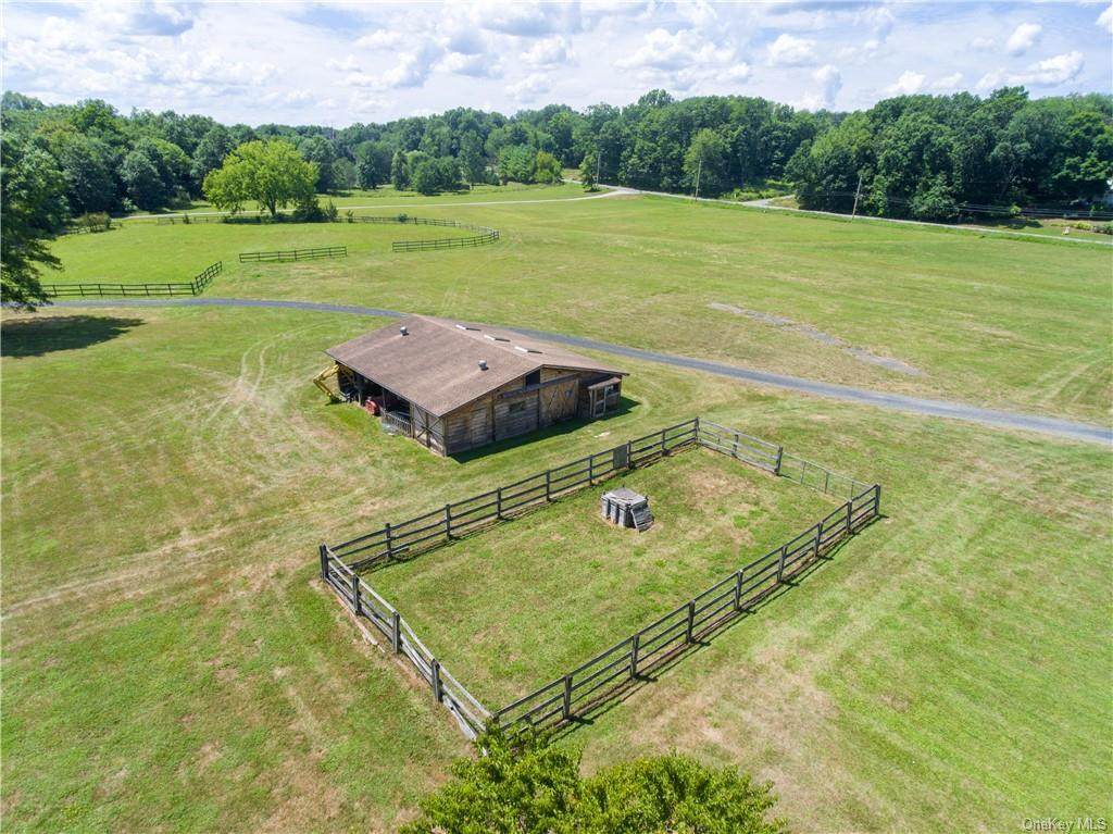 142 Toleman Road - Photo 1