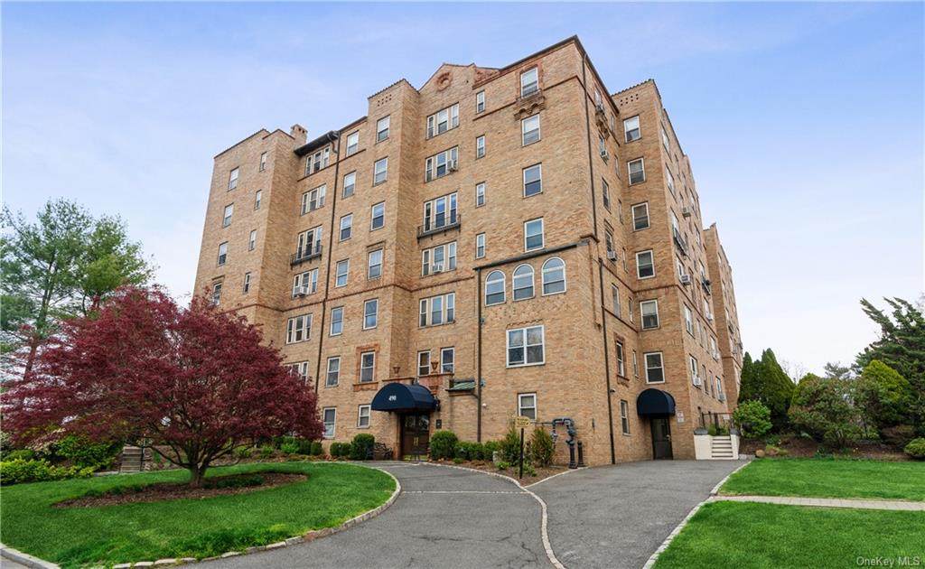490 Bleeker Avenue - Photo 1