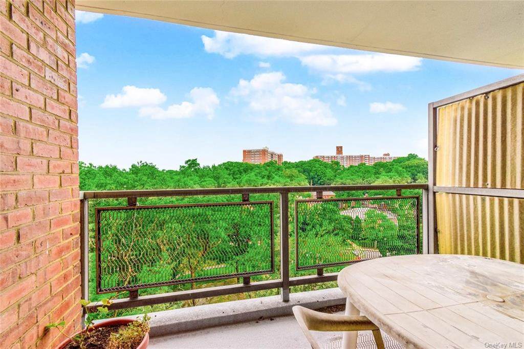 4705 Henry Hudson Parkway - Photo 1