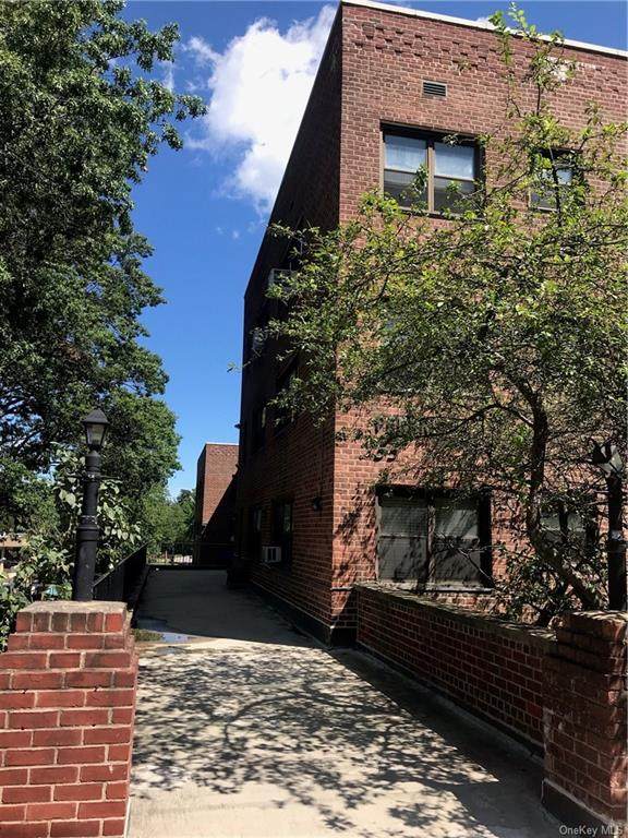 55 Ehrbar Avenue - Photo 1