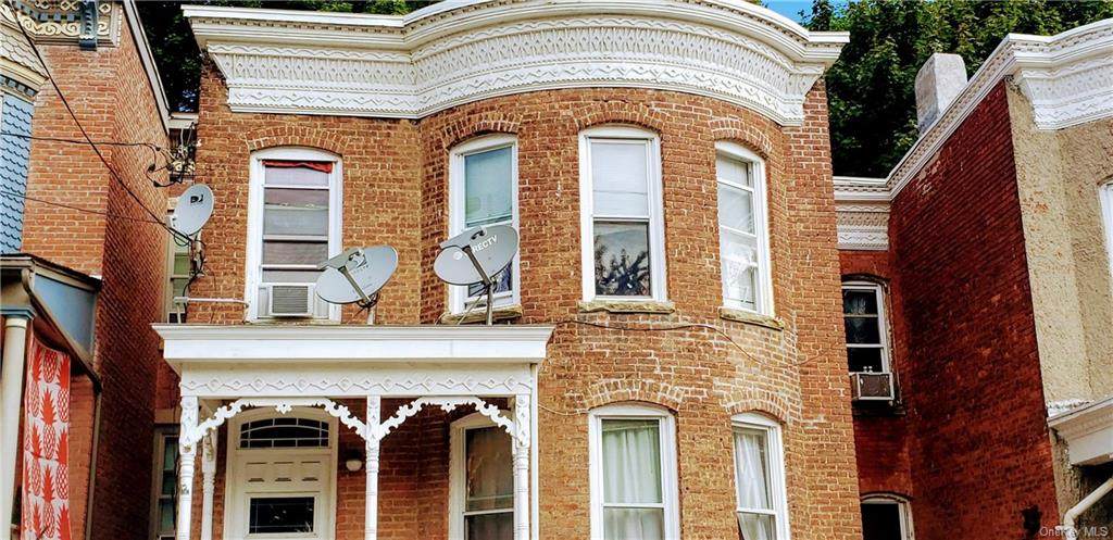 66 Benkard Avenue - Photo 1