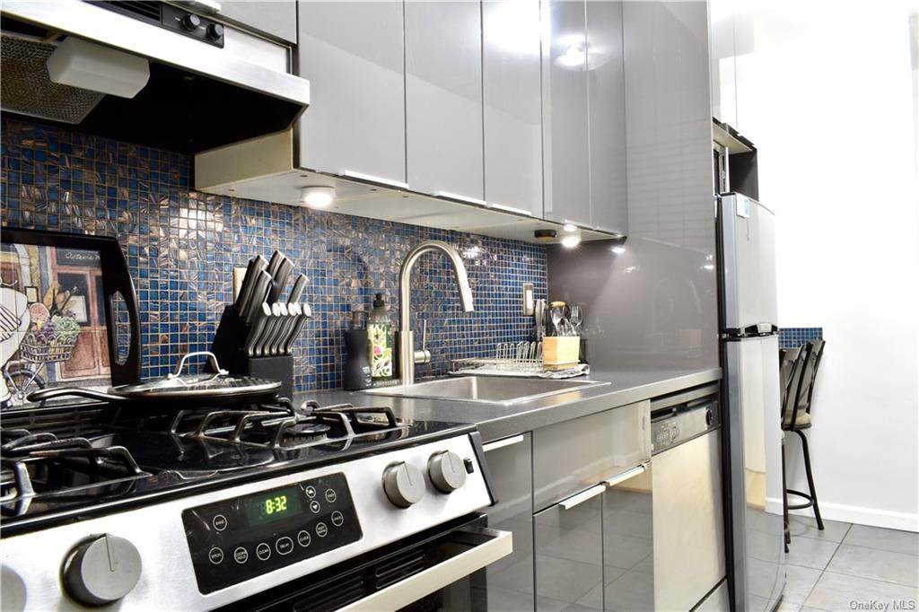 142 Garth Road - Photo 1