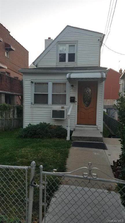 563 Hollywood Avenue - Photo 1