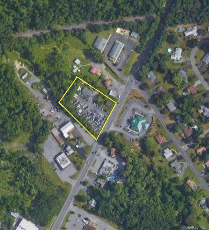 268 Windsor Highway - Photo 1