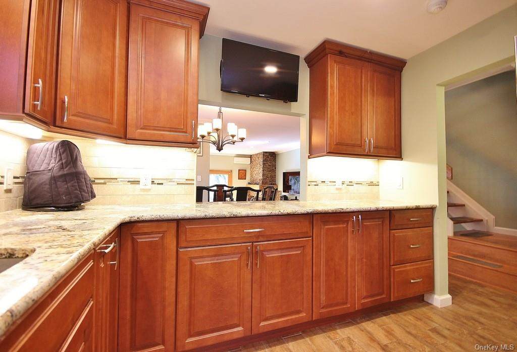 33 Round Hill Road - Photo 1