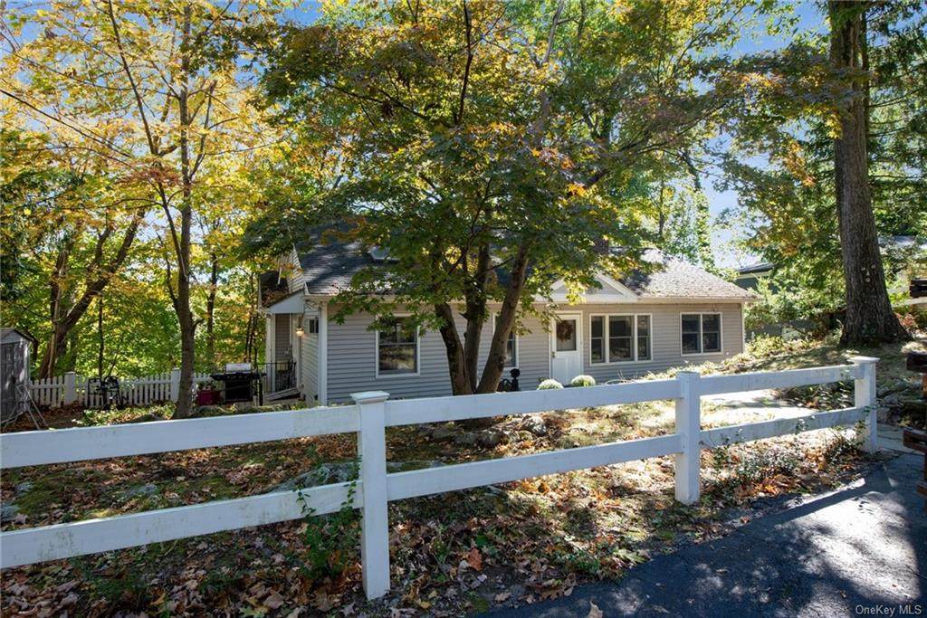 21 Oak Ridge Road - Photo 1