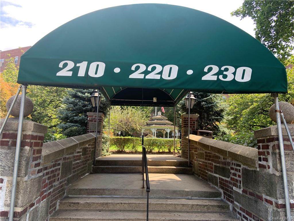 210 Pelham Road - Photo 1