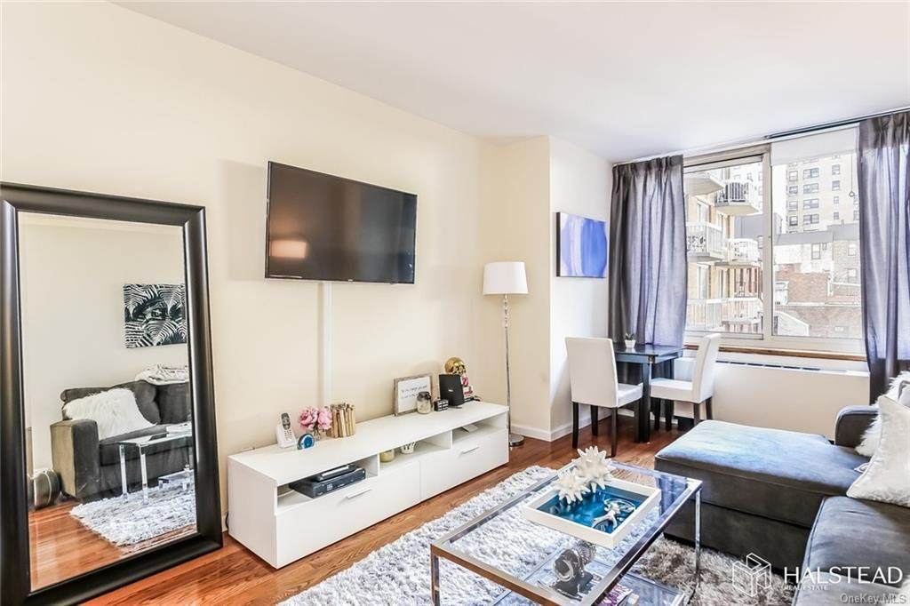 201 72nd Street - Photo 1