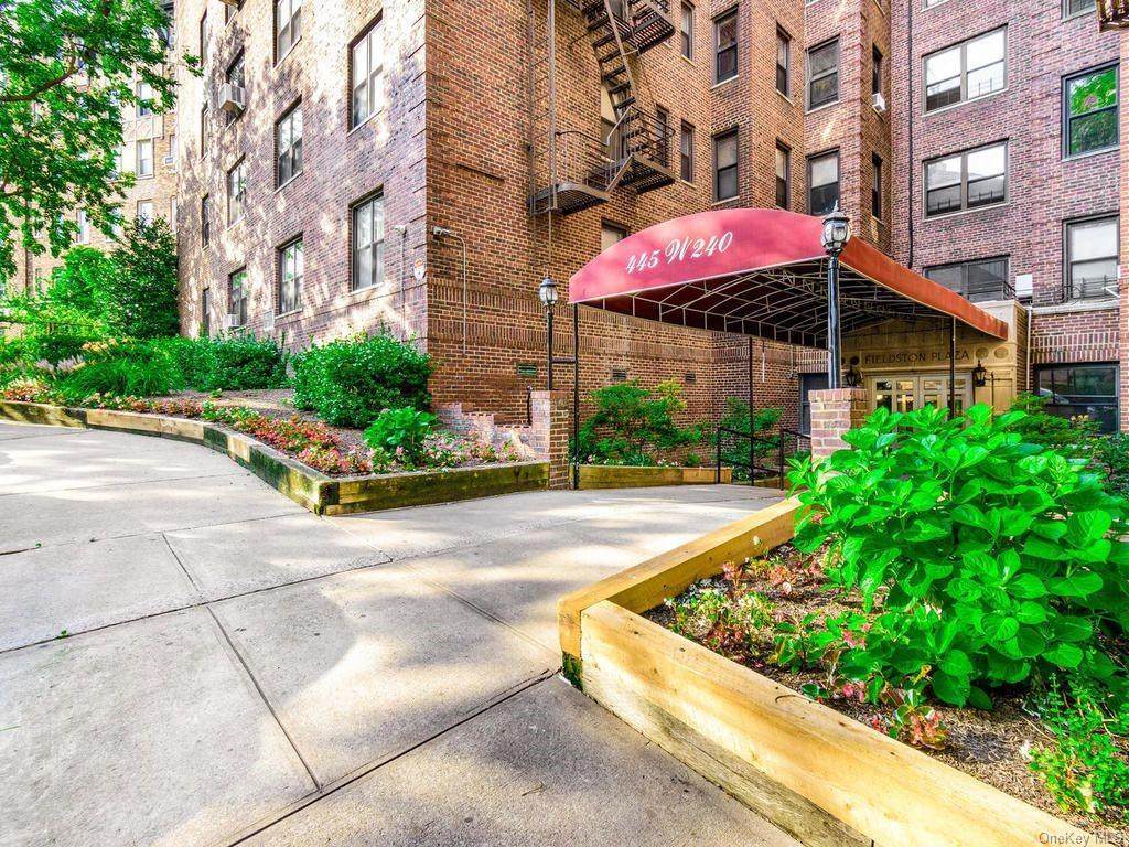 445 240th - Photo 1
