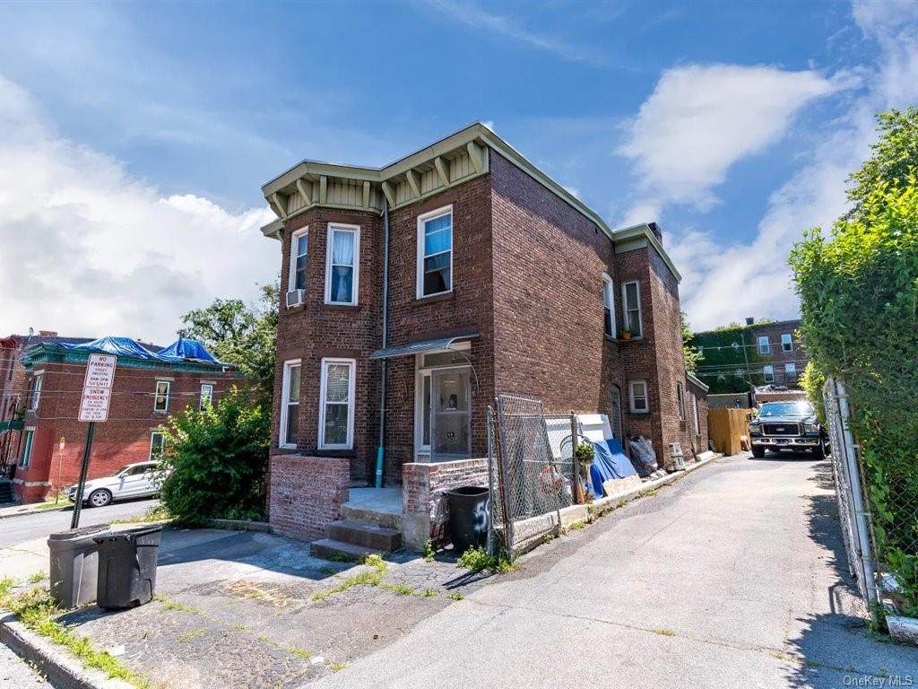 59 Benkard Avenue - Photo 1