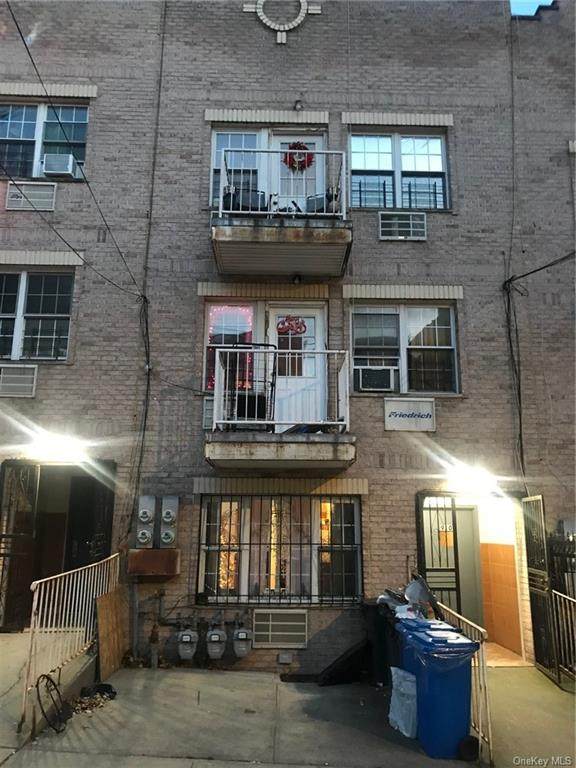 910 Summit Avenue - Photo 1