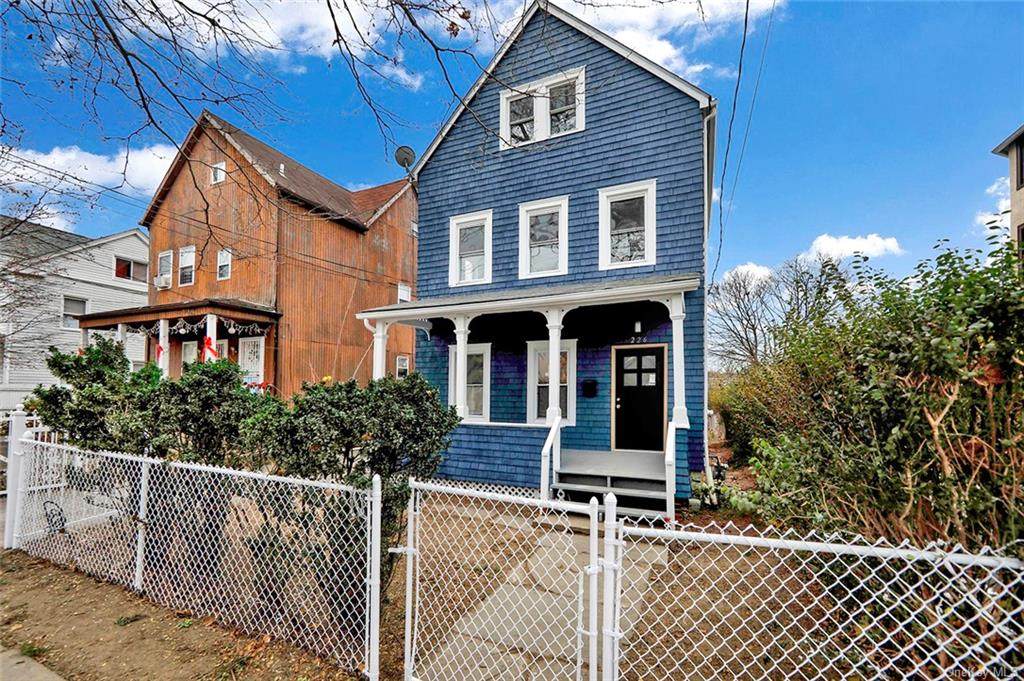226 10th Avenue - Photo 1