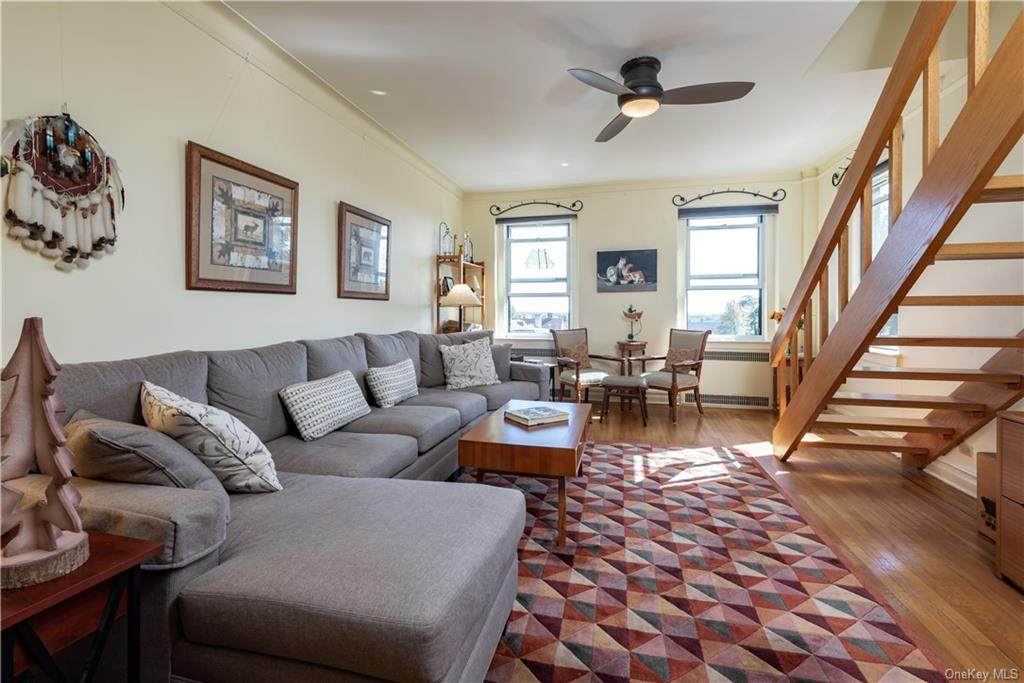 167 Centre Avenue - Photo 1