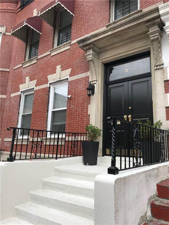 1317 Plimpton Avenue - Photo 1
