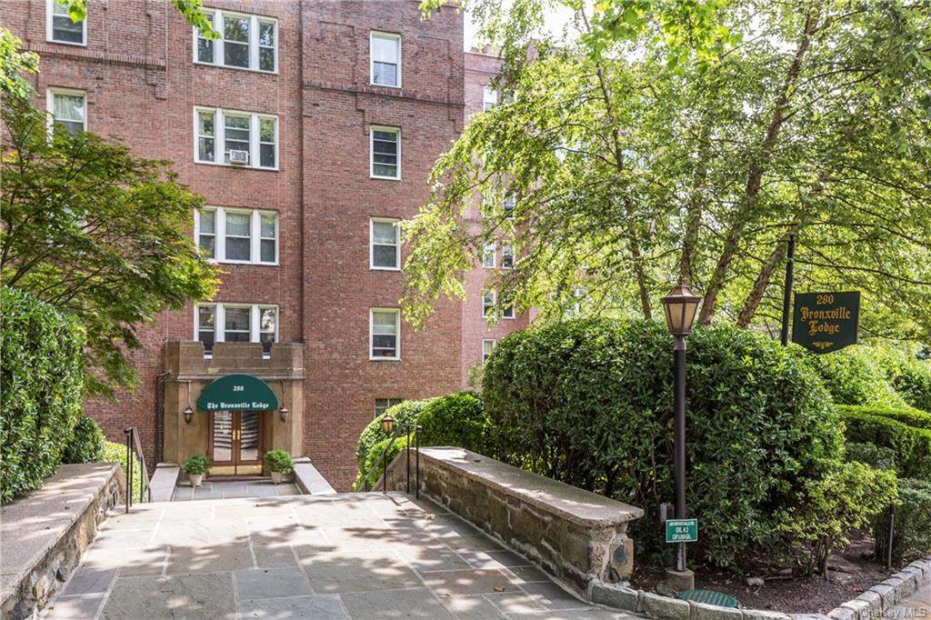 280 Bronxville - Photo 1