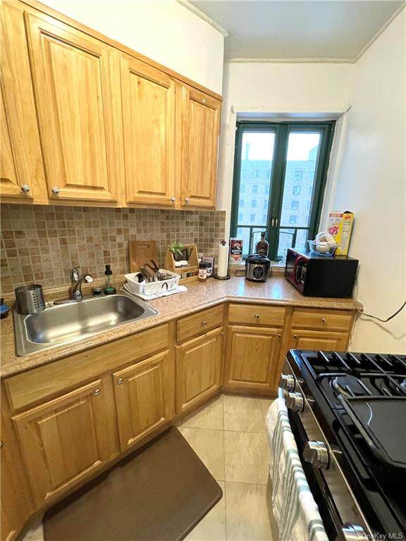 1530 Metropolitan Avenue - Photo 1