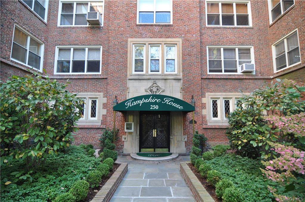 250 Bronxville Road - Photo 1