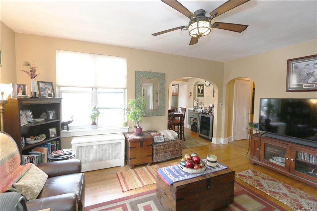 172 Myrtle Boulevard - Photo 1