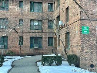 16 Metropolitan Oval - Photo 1