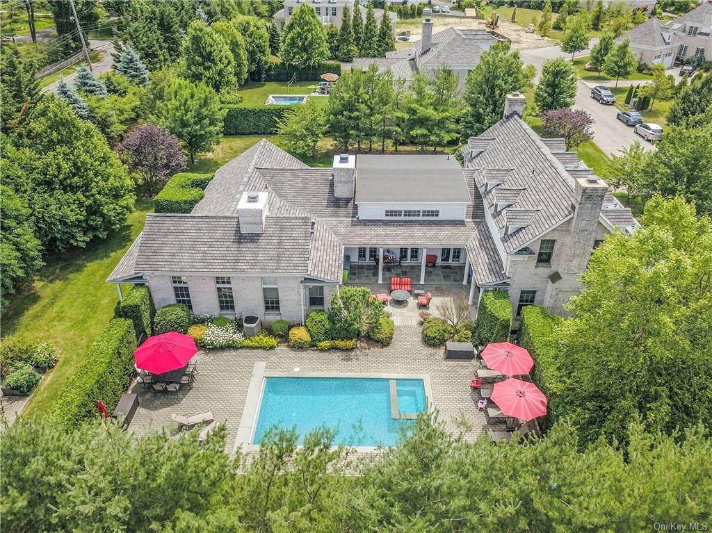 39 Cherry Lawn Boulevard - Photo 1