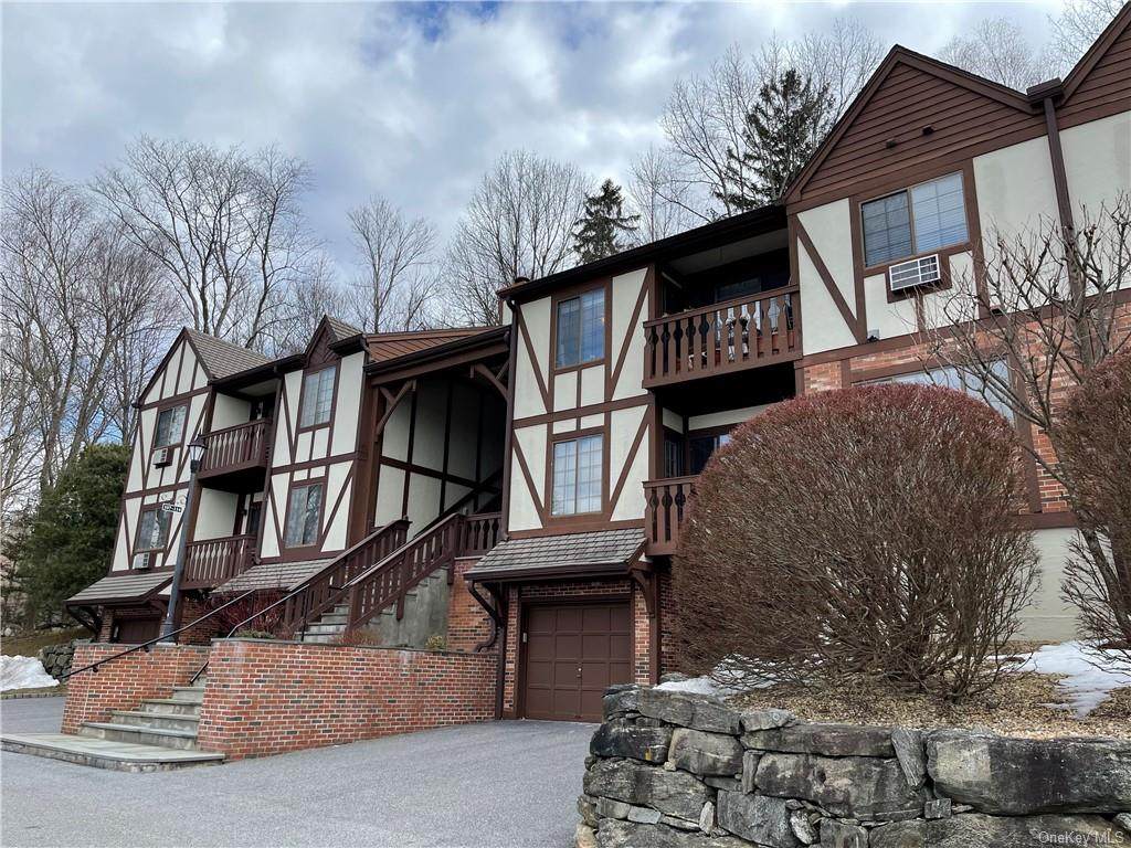 110 Foxwood Circle - Photo 1