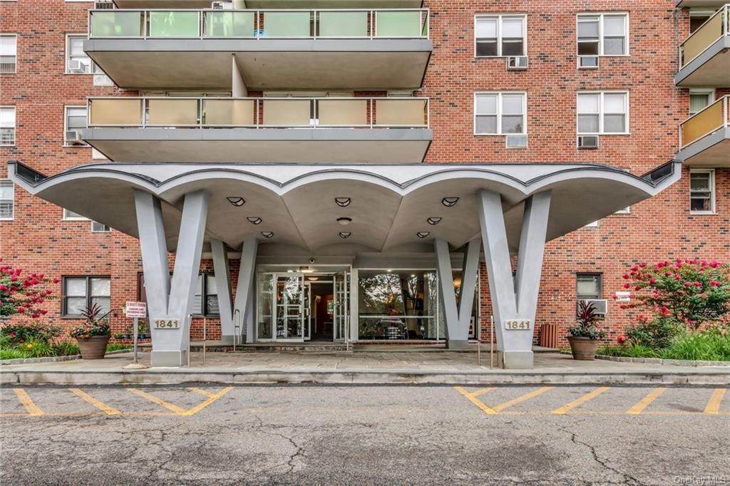 1841 Central Park Avenue - Photo 1